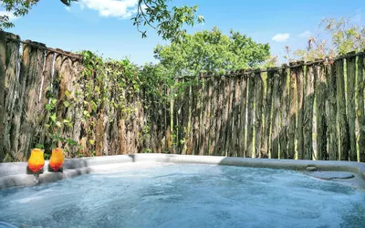Poplar Place - Q With Hot tub and Firepit - 5 min to Main
