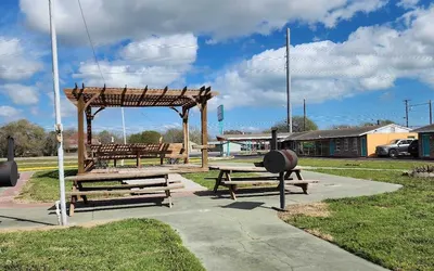 Gulfway Motel By OYO Near Airport I 37