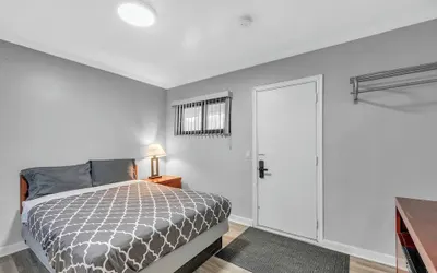 Comfortable Stay in Brownstown w/ Great Amenities