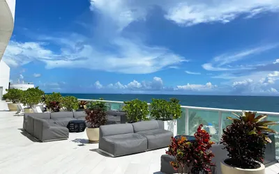 5-star Condo at The W Residences 1BR by Oneluxstay