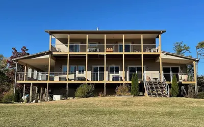 Sleeps12 Pet Friendly 2 Hottubs Views Full Kitchen