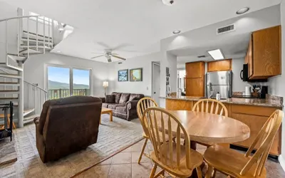 Sleeps 6 Mountain Views Heated Pool Playground