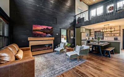 Game Room-hot Tub-10 Mins to Downtown Gatlinburg