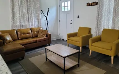 Renovated 2 Bed Walltown Home Walk to Duke A