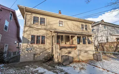 Tibet Twins Suites For 12!