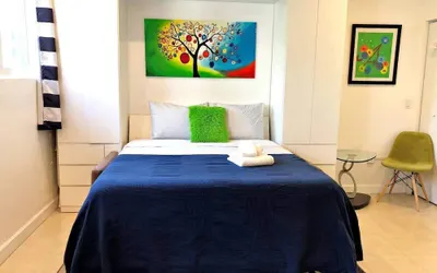 Studio in Las Olas Near FL Beach