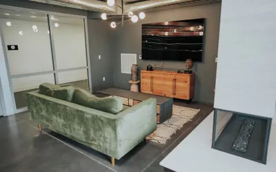 NEW Downtown SLC Apt l KING Bed l City View