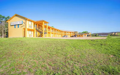 Regency Inn By OYO Rockdale TX