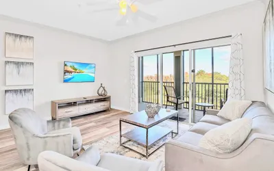 Upstay - Large Condo Near Disney w Pool and Gym
