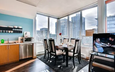 1 Location 2BR Across From Space Needle -vr1