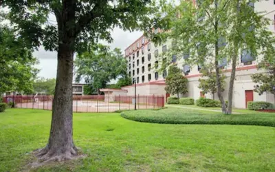 Signature Hotel