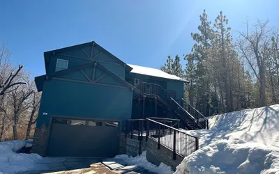 Pine Meadow All Seasons Lodge