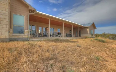 Luxury in the Hill Country, 10-mins to Downtown!