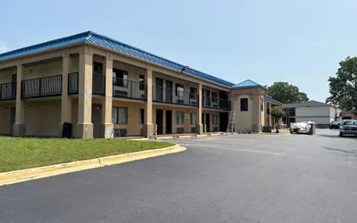 Galaxy Inn & Suites
