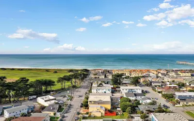 Beachy 1BR Escape with SofaBed Golf