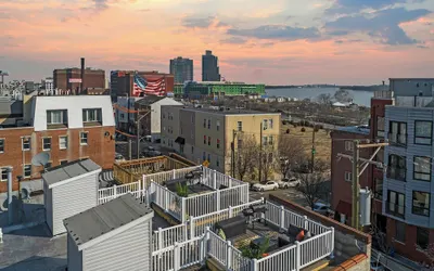 Prime City Condo Parking + Skyline Views