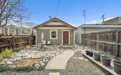 Stylish 2-story Home - Perfect Denver Location 2 Bedroom Home