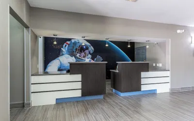 Platinum Inn & Suites Webster