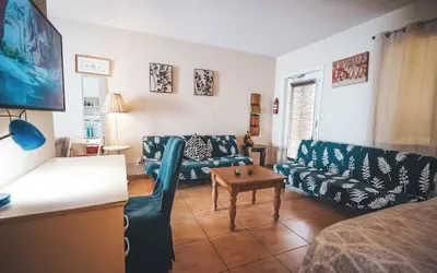 Hollywood 1BR Near Beach & Dining