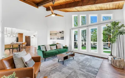 NEW Mountain View Retreat With Hot Tub and Mini Golf