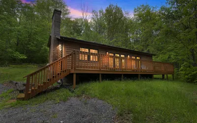 Modern Mountain Retreat Near Dolly Sods & Skiing 3 Bedroom Home
