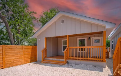 Your Amazing 3BR 2BA Downtown Delight