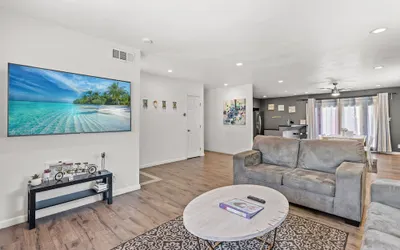 Spacious Family Friendly House in Central Location