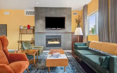 Meadowlark Suite - 201 2b1b