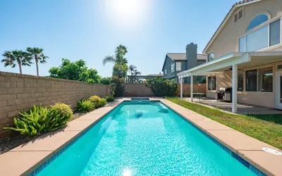 Bright Designer Home w Pool Near Everything