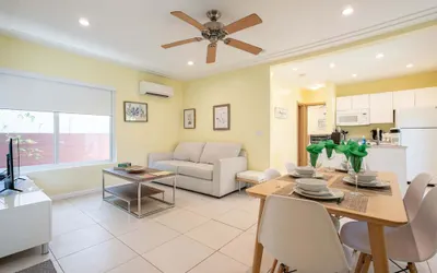 Casa Del Mar Beach Apartment Suite 1