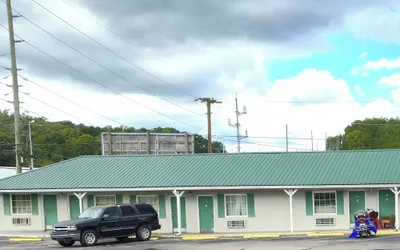 Holiday Motel by Belvilla Cleveland, TN