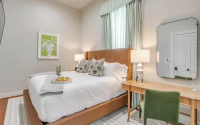 Nutt House Hotel