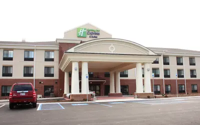 Holiday Inn Express & Suites Cumberland - La Vale