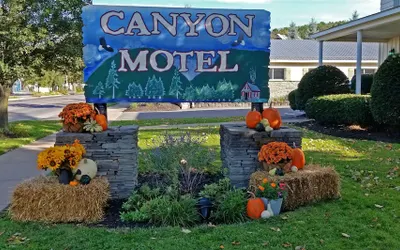 The Canyon Motel