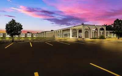 Red Roof Inn & Conference Center Chicago - N Aurora/ Naperville