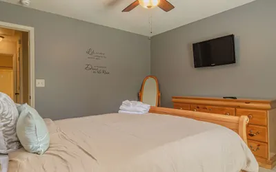 Serene Family Hideaway 4Br w Pool Table