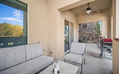 Western Front - Rustic Charm & Comfort