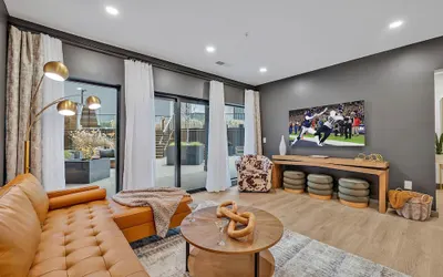 Hyve - Southern Comfort - Walk to Broadway