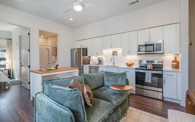 Treble Maker -rooftop Lounge - Pool - In Music Row