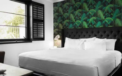 Sleeps 8 4 Stylish Sobro Suites Near Music & Dining by Avantstay