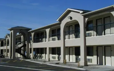 American Inn & Suites