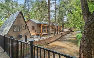 Timber Lodge Cabin 6