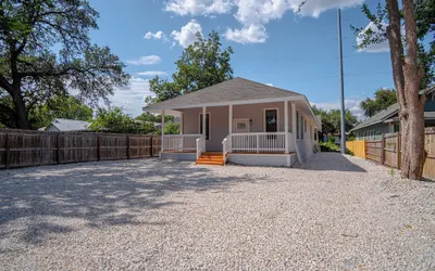 3br/3ba Urban Escape Just Minutes From Downtown!