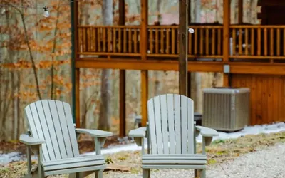 Sleeps 16! Luxury Cabin With Game Room & Hot Tub