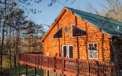 Cozy Cabin With Hot Tub - Near all in Hocking Hills