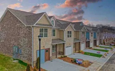 1 King 2 Queens Garage Yard Washer Dryer