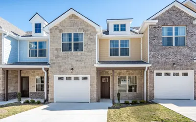 1 King 2 Queens Garage Yard Washer Dryer