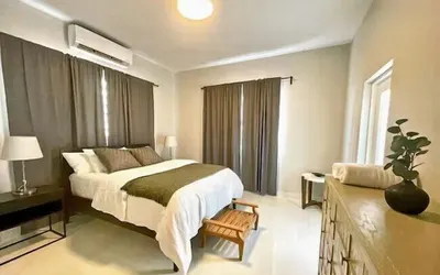 Breathtaking 3-Br Beachside Apt