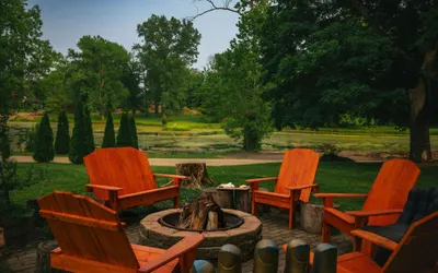 Lakehouse HOT TUB 8 Miles TO Downtown ON 60 Acres