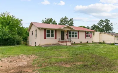 Dugan Ave Unit B